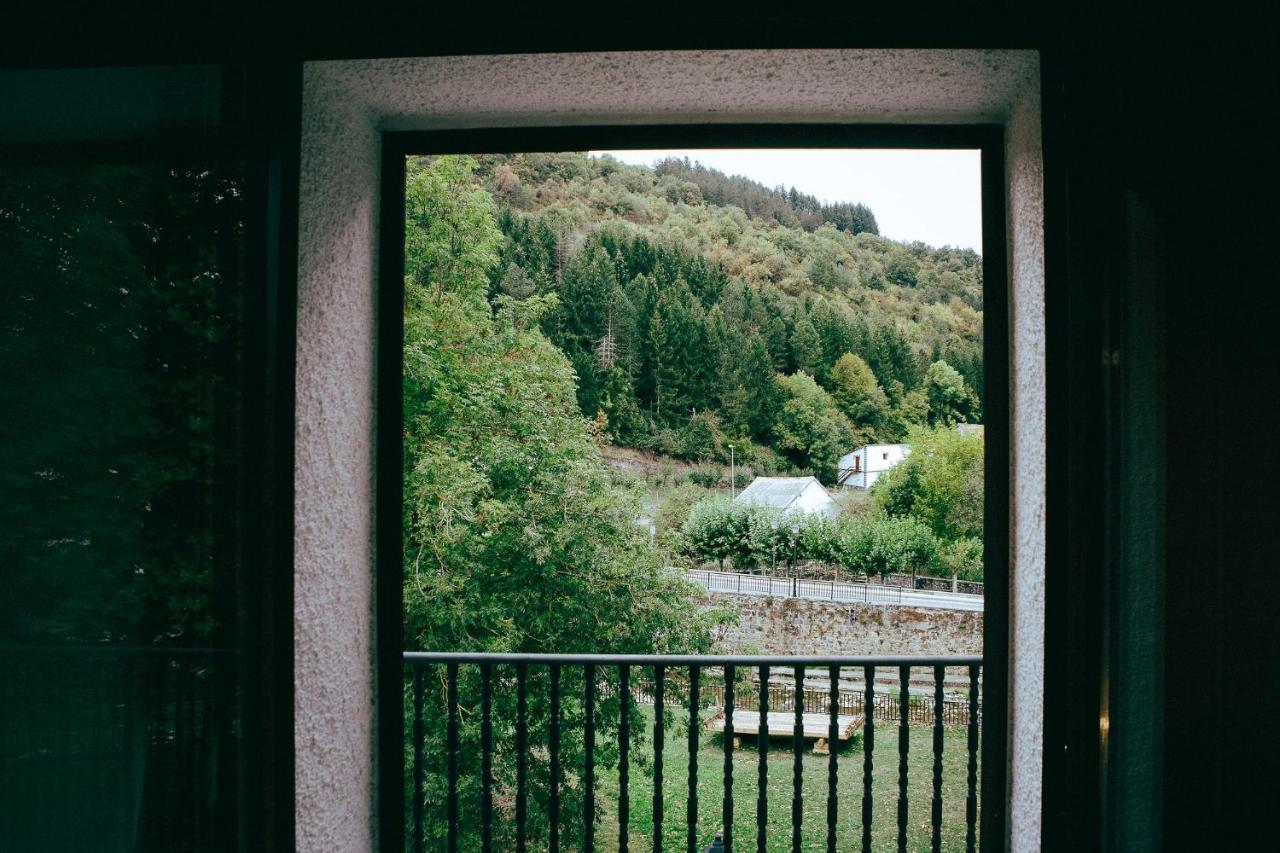 Hostal Iratibizkar Ochagavia Exterior photo